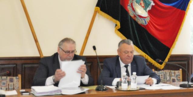 




Депутати Золотоніської районної ради ухвалили важливі рішення життєдіяльності району


