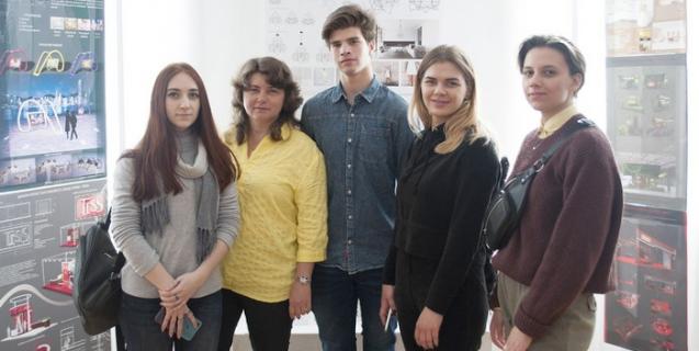 




Відкрилась виставка молодих художників-дизайнерів державного технологічного університету


