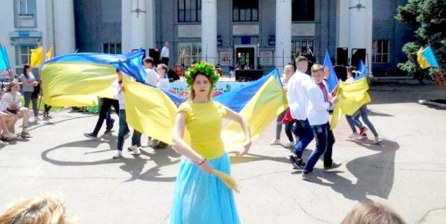 




У Ватутіному відбувся фестиваль «Джерело надій»


