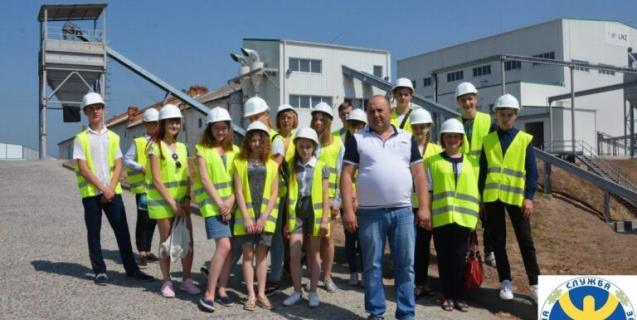 




Учнівська молодь Шполянської ОТГ ознайомилася з роботою ПрАТ «Лебединський насіннєвий завод»


