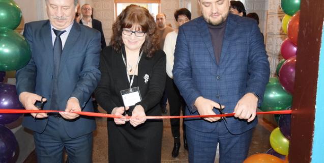 




Андрій Сегеда привітав колектив автодорожнього ліцею з відкриттям навчально-практичного центру


