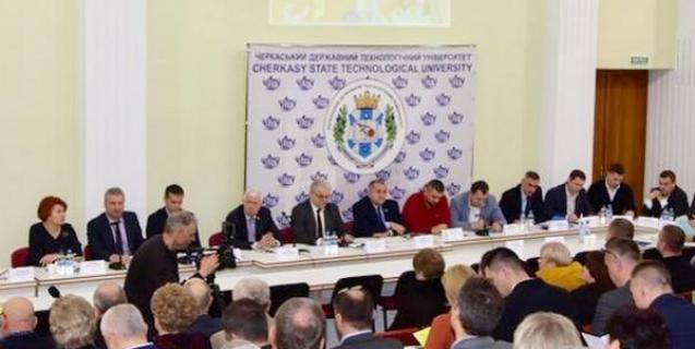 




Андрій Сегеда взяв участь  у роботі форуму соціального партнерства


