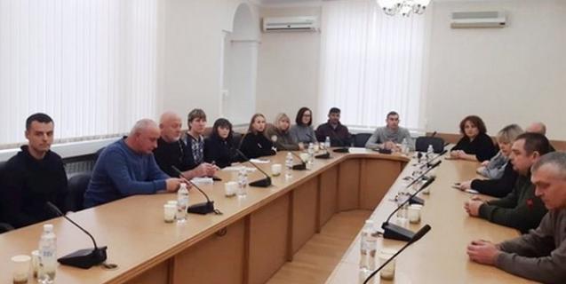 




Андрій Сегеда взяв участь у зустрічі з родинами «кіборгів»


