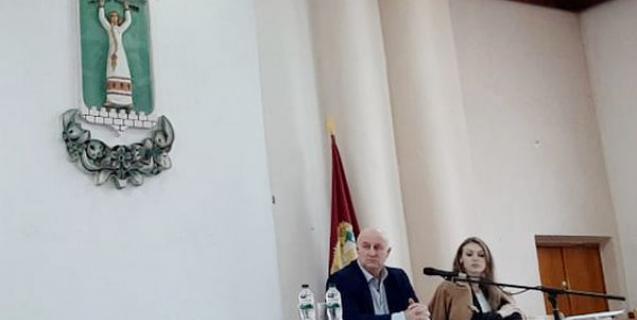 




На сесії депутати внесли зміни до бюджету, районних програм та звернулися із заявою про незадовільну роботу Служби автомобільних доріг


