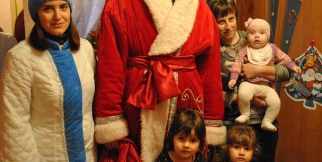 




Дід Мороз і Снігурочка завітали до малечі Степанецької ОТГ


