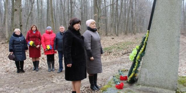 




На Уманщині вшанували пам’ять жертв Голокосту


