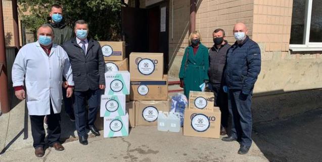 




Для лікарів Звенигородської ЦРЛ придбали  засоби захисту й дезінфекції


