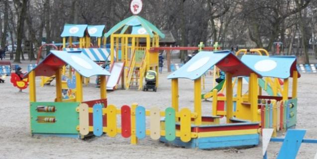 




У Балаклеївській ОТГ впорядковується інфраструктура соціальних об’єктів та їх територій в усіх мікрорайонах сіл 


