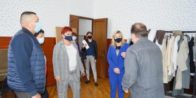 




Андрій Сегеда проінспектував дотримання обмежень та підготовку до пом’якшення карантинного режиму закладів культури



