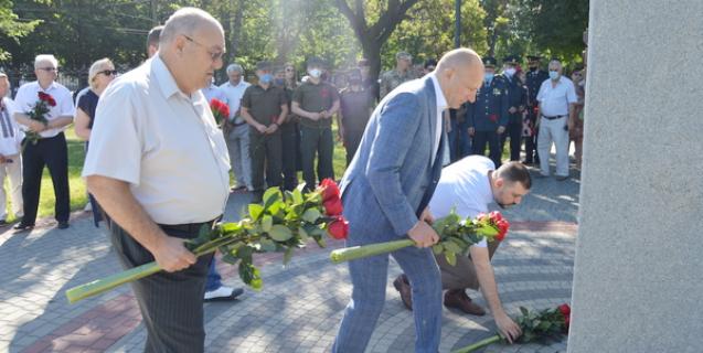 




Михайло Мушієк взяв участь в урочистостях з нагоди 24-ої річниці Конституції України


