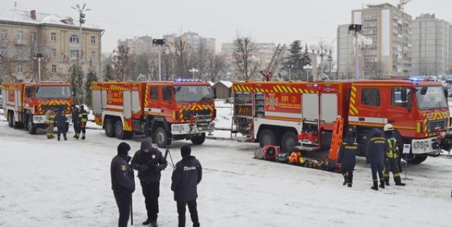 




Напередодні Нового року вчергове нові спеціальні автомобілі отримали рятувальники області


