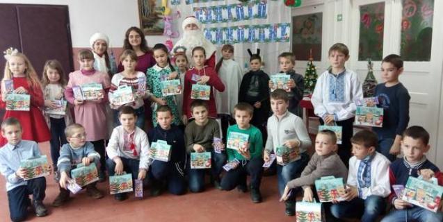




Мокрокалигірська громада оригінально вітає мешканців і малечу з Новим роком


