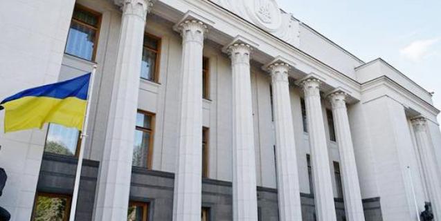 




В Україні запровадили електронні трудові книжки


