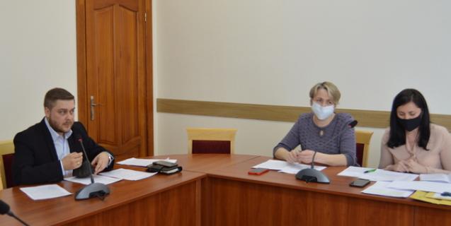




Члени конкурсної комісії при визначенні переможця на вакантну посаду керівника утрималися


