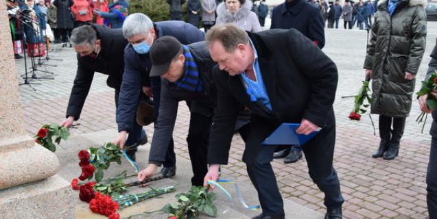 




Вшанували пам'ять про Духовного Батька українського народу – Тараса Шевченка 


