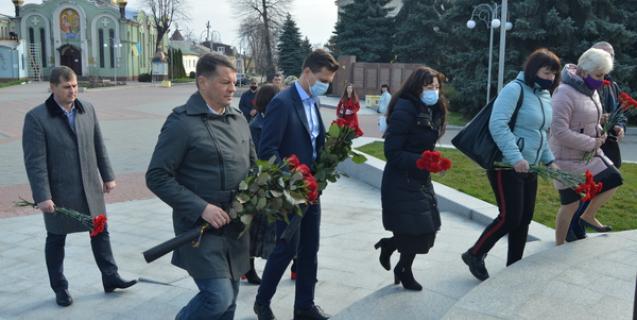 




Обласна рада опікується проблемами ветеранів АТО, членами їх сімей та родинами загиблих


