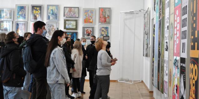 




В обласному художньому музеї небачений досі «Вертикальний горизонт»


