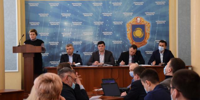 




Бюджетна комісія погодила зміни до обласного кошторису, проєкт нової програми підтримки діяльності органів виконавчої влади та низку інших питань сесії обласної ради 


