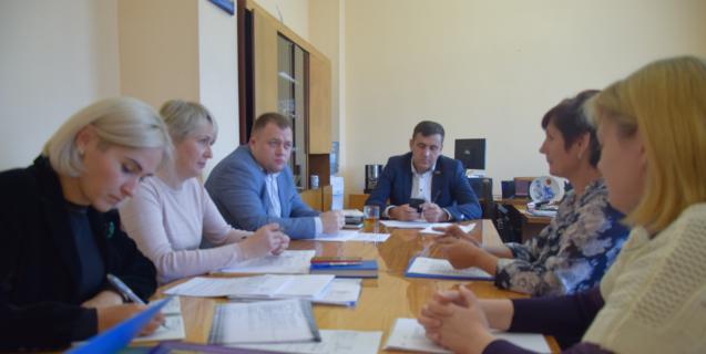 




В обласній раді працюють над затвердженням фінансових планів комунальних підприємств 


