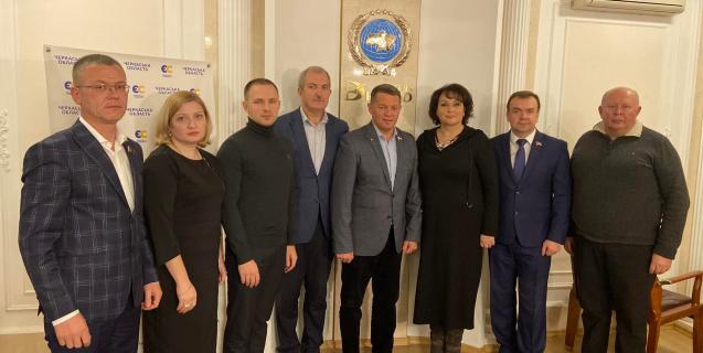 




Фракція партії “Європейська солідарність” публічно відзвітувалась за рік роботи в обласній раді


