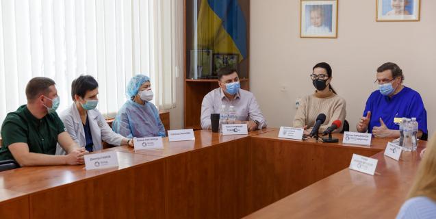 




В обласному онкодиспансері провели унікальну операцію з трансплантації кісткового мозку


