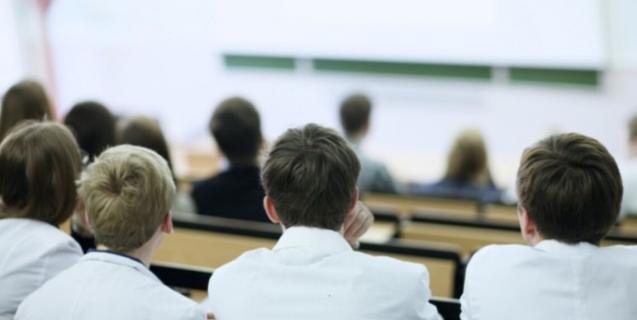




Учнів та викладачів закладів  ПТО звільнять від мобілізації 


