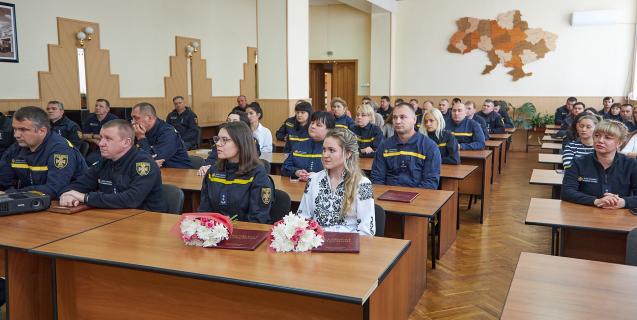 




Викладачі ЧІПБ отримали відзнаки до Дня рятувальника


