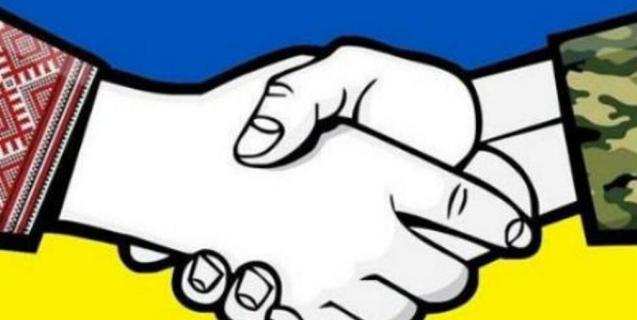 




Вони працюють в бізнесі, освіті і на сцені, але їм вдається об’єднуватися для спільної справи


