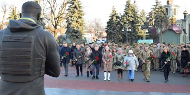 




У Черкасах вшанували пам'ять захисників Донецького аеропорту


