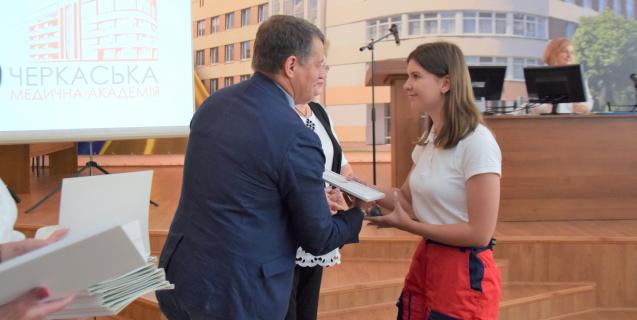 




Черкаська медакадемія випустила перших в Україні терапевтів-реабілітологів



