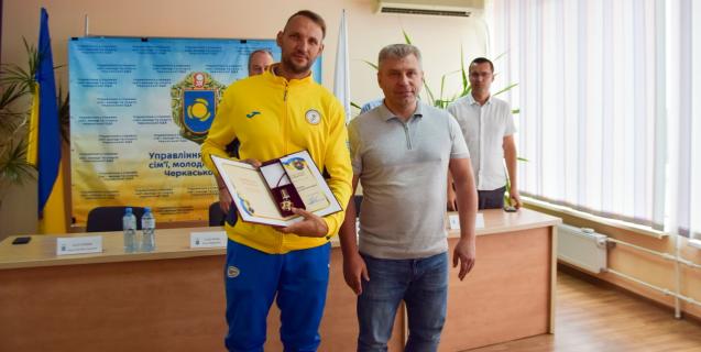 




У Черкасах відзначили паралімпійців


