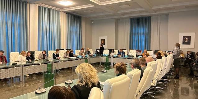 




Перспективи й виклики сучасного парламентаризму обговорили в Каневі


