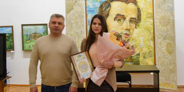 




Митців та аматорів художнього мистецтва відзначили обласними преміями


