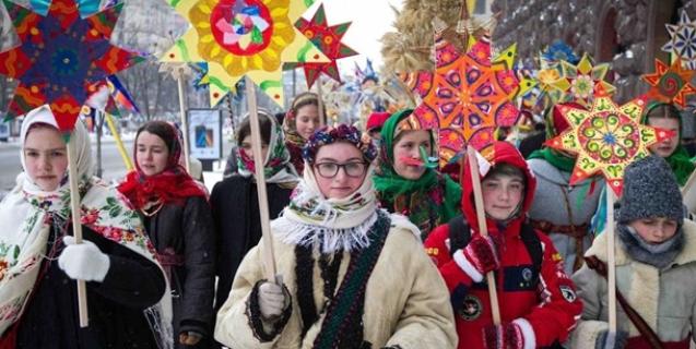 




Традицію Щедрого вечора в Україні внесли до Національного переліку нематеріальної культурної спадщини


