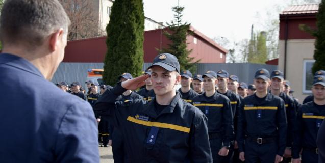 




Лави ДСНС України поповнили молоді рятувальники


