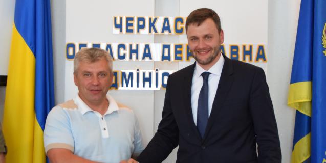 




Черкаська обласна рада підписала Декларацію доброчесності


