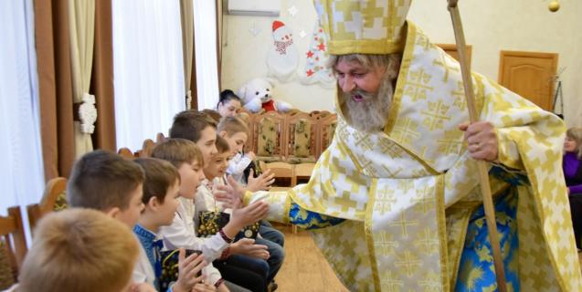 




Голова обласної ради привітав вихованців реабілітаційного центру з Днем Святого Миколая


