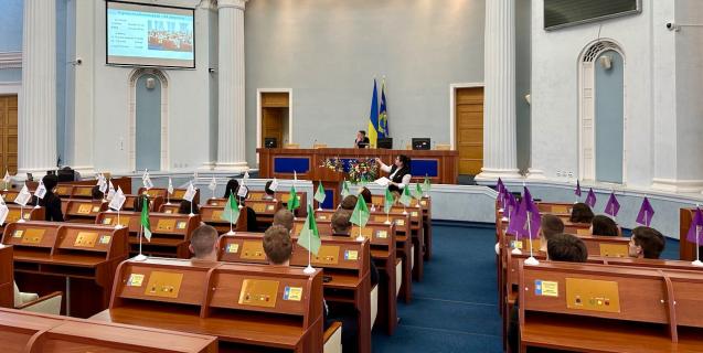 




Студенти ЧДТУ ознайомилися з роботою обласної ради


